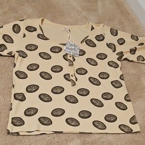 Kate Quinn Adult Tee Small NWT